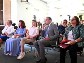 Нова кампания предупреждава учениците за опасностите от райски газ, вейпове и дизайнерска дрога