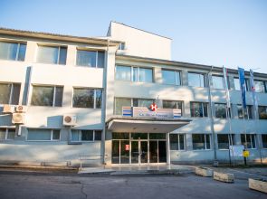 Скандал между двама братя и нападение с нож и брадва завърши в разградската болница