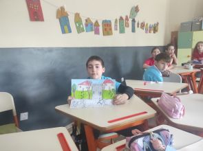 Ученици от ОУ „Васил Левски“ създадоха своя книга с послание срещу агресията