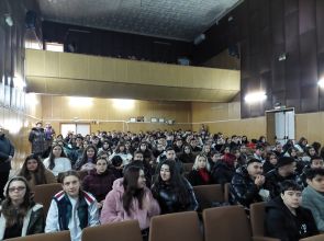 Община Исперих организира прожекция на „Един грам живот“ за учениците