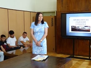 Гимназисти от ПГССХВТ „Ангел Кънчев“ Разград се запознаха с професията на съдебния служител