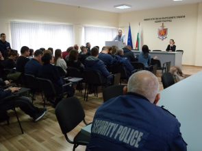 Девет криминалисти от Разград отличени с награди за борба с наркоразпространението