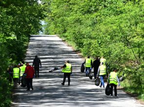 Традиционната инициатива по пролетно почистване „Зелен дъб“ се провежда в Исперих