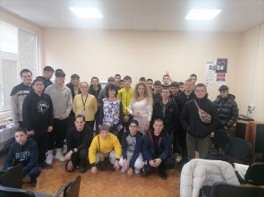 „Винаги стоя зад действията си“ – вдъхновяваща среща в ПГТС „Христо Смирненски“