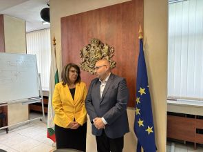 Кметът Добрин Добрев подписа с регионалния министър Виолета Коритарова 3 споразумения за финансиране на проекти по Инвестиционната програма