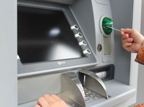 510 лв. изтеглени неправомерно от картата на починала жена