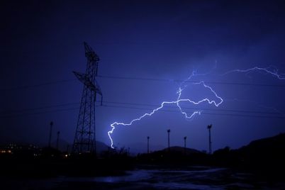 lightning-351195__340.jpg