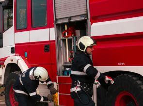 Сухи треви горяха в Раковски и Благоево