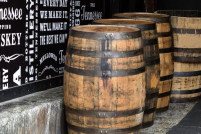 whiskey-barrels-2290108_1280-1200x630-1.jpg